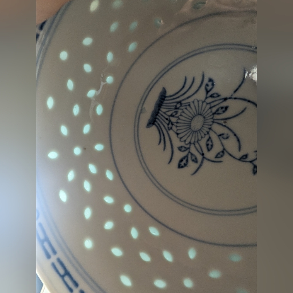 Tienshan Translucent Rice Grain Flower Pattern Blue & White Rice Bowl - Picture 5 of 12